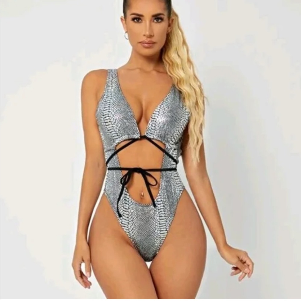 Holographic Silver One-Piece snake pink open back thong sexy 80’s swimsuit XL